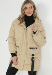 Beżowa Kurtka Pikowana Kilha. Brązowe kurtki damskie Born2be, na zimę, l, z aplikacjami, z gumy. Za 339.99 zł.