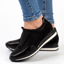 Czarne sneakersy damskie, półbuty M.Daszyński 2169-3. Czarne obuwie sportowe damskie M.Daszyński, ze skóry, bez zapięcia. Za 159.00 zł.