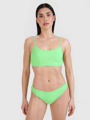 4F Góra od bikini damska - zielona L. Zielone bikini 4F, bez wzorów, z elastanu. W wyprzedaży za 29.99 zł.