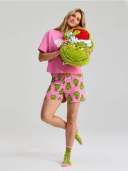 Bawełniana piżama dwuczęściowa Grinch - różowy. Czerwone piżamy damskie Sinsay, bez wzorów, z bawełny, bez ramiączek. Za 39.99 zł.