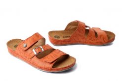 DR. BRINKMANN 700745-62 orange, klapki damskie. Brązowe klapki damskie Dr. Brinkmann, bez wzorów, ze skóry, bez obcasa, bez zapięcia. Za 230.93 zł.