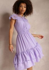 Fioletowa Rozkloszowana Sukienka Midi z Gumką w Talii i Koronkowym Dekoltem Panita. Fioletowe sukienki damskie Renee, bez wzorów, z koronki, boho, bez ramiączek. W wyprzedaży za 167.99 zł.