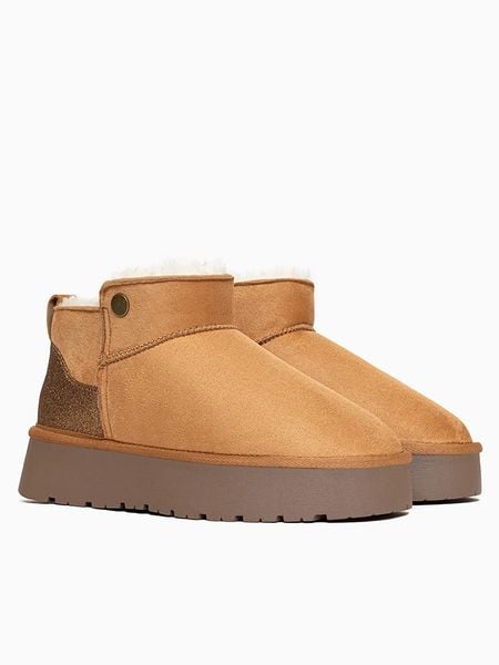 Blackfield Botki zimowe "Edeh" w kolorze jasnobrązowym rozmiar: 38. Brązowe botki damskie Blackfield, na zimę, bez obcasa, bez zapięcia. Za 149.95 zł.