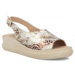 Skórzane sandały damskie na koturnie złote Filippo DS7581. Żółte sandały damskie Filippo, bez wzorów, ze skóry, bez obcasa, na koturnie, bez zapięcia. Za 189.99 zł.