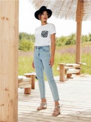 Jeansy mom high waist - niebieski. Niebieskie jeansy damskie Sinsay, z podwyższonym stanem. Za 79.99 zł.