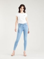 Levi's Dżinsy "720" - Super Skinny fit - w kolorze błękitnym rozmiar: W27/L28. Niebieskie jeansy damskie Levi's, z podwyższonym stanem. Za 197.17 zł.