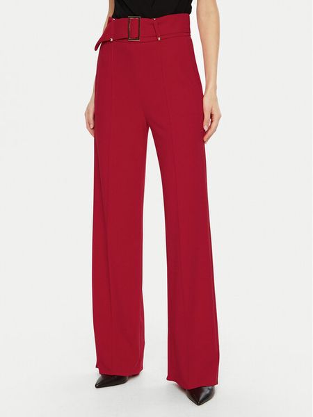 Rinascimento Spodnie materiałowe CFC0121912003 Czerwony Regular Fit. Czerwone spodnie materiałowe damskie Rinascimento, bez wzorów, z materiału. Za 249.99 zł.