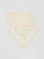 Majtki figi z koronką 2 pack - złamana biel. Figi Reserved, bez wzorów, z koronki. Za 49.99 zł.