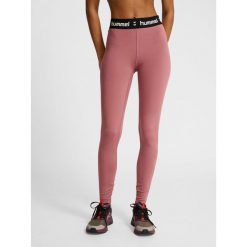 Damskie legginsy Hummel Pulse. Fioletowe legginsy damskie Hummel, bez wzorów, z materiału. Za 180.00 zł.