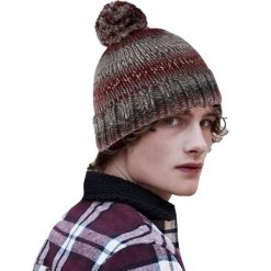 Damska Dzianinowa Czapka Frosty VI. Czarne czapki damskie Regatta, na zimę, bez wzorów, z dzianiny. Za 38.99 zł.