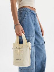 Guess Jeans Torebka CWBEO-GUESS-XC-006-09 Écru. Torebki klasyczne damskie Guess Jeans, z jeansu, bez dodatków. Za 199.99 zł.