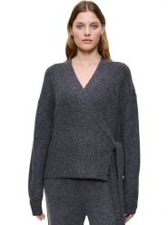 Triumph Kardigan w kolorze antracytowym rozmiar: 40. Czarne kardigany damskie Triumph, bez wzorów, ze splotem. Za 117.45 zł.