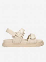 Wojas Skórzane sandały w kolorze beżowym rozmiar: 39. Brązowe sandały damskie Wojas, bez wzorów, ze skóry, z otwartym noskiem, bez obcasa, na platformie, bez zapięcia. Za 283.45 zł.