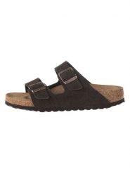 Birkenstock Skórzane klapki "Arizona" w kolorze ciemnobrązowym rozmiar: 38. Brązowe klapki damskie Birkenstock, bez wzorów, ze skóry, bez obcasa, bez zapięcia. Za 395.62 zł.
