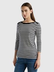 Benetton Koszulka w kolorze czarno-białym rozmiar: XL. Czarne bluzki damskie Benetton, xl, bez wzorów, z bawełny, bez kołnierzyka, bez ramiączek. Za 65.85 zł.