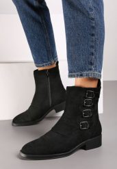 Czarne Botki z Ekozamszu Ozdobione Paskami z Klamrami Verisca. Czarne botki damskie Renee, z jeansu, eleganckie, bez obcasa, na płaskiej podeszwie, bez zapięcia. Za 129.99 zł.