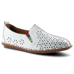 Półbuty damskie Artiker, wykonane z materiału o gładkiej powierzchni z perforacjami z wsuwanym fasonem elastycznymi wstawkami po bokach, białe, 46C09. Białe półbuty damskie Artiker, na lato, bez wzorów, z gumy, bez obcasa, bez zapięcia. Za 159.00 zł.