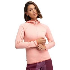 Damska lekka trekkingowa kurtka polarowa z kapturem Siroko Ember Pink. Czerwone kurtki damskie SIROKO, bez wzorów, z polaru, z kapturem. Za 212.00 zł.