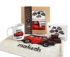 Maluch — paczka (Zawartość paczki: koszulka - torba - kubek - słodycze; Rozmiar koszulki / bluzy: 3XL (damska); Kolor koszulki / bluzy: jasnoszary mel. Szare koszulki damskie nikiniki, m, bez wzorów, z bawełny, bez kołnierzyka, bez ramiączek. Za 179.00 zł.