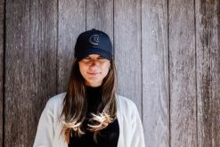 Czapka z daszkiem Kentucky. Niebieskie czapki z daszkiem damskie KENTUCKY HORSEWEAR, bez wzorów, z bawełny. Za 177.50 zł.