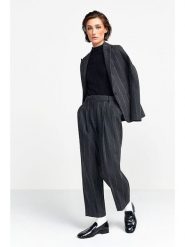 Rich & Royal Koszulka w kolorze czarnym rozmiar: XL. Czarne koszulki damskie Rich & Royal, xl, bez wzorów, prążkowane, bez kołnierzyka, bez ramiączek. Za 152.99 zł.