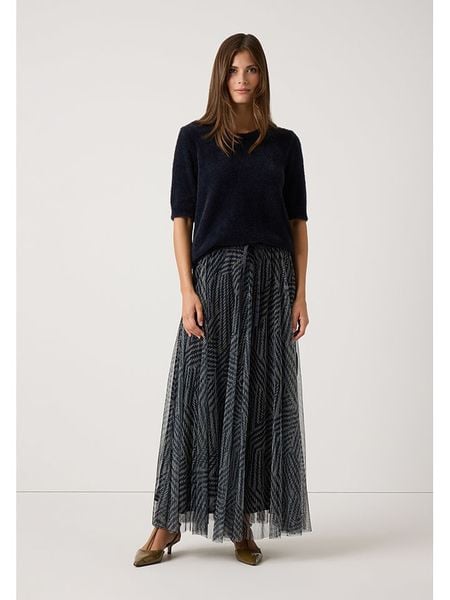 More & More Sweter w kolorze czarnym rozmiar: 38. Czarne swetry klasyczne damskie More & More, bez kołnierzyka. Za 241.56 zł.