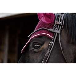 Czapka dla konia Kentucky Wellington Velvet. Czerwone czapki damskie KENTUCKY HORSEWEAR, bez wzorów. Za 383.50 zł.