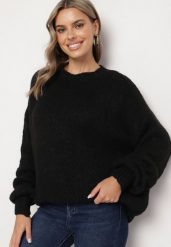 Czarny Sweter o Klasycznym Prostym Kroju z Domieszką Wełny i Wiskozy Sezisya. Czarne swetry klasyczne damskie Born2be, na zimę, uniwersalny, z jeansu, bez kołnierzyka. Za 149.99 zł.