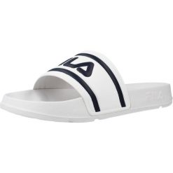 Klapki Fila Model Morro Bay Slipper Kolor Biały. Białe klapki damskie Fila, bez wzorów, z materiału, bez obcasa, bez zapięcia. W wyprzedaży za 94.70 zł.