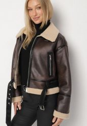Brązowa Kurtka Biker z Kożuszkiem i Paskiem z Klamerką Zenile. Brązowe kurtki damskie Born2be, l, z aplikacjami, z dzianiny, bez kaptura. Za 229.99 zł.