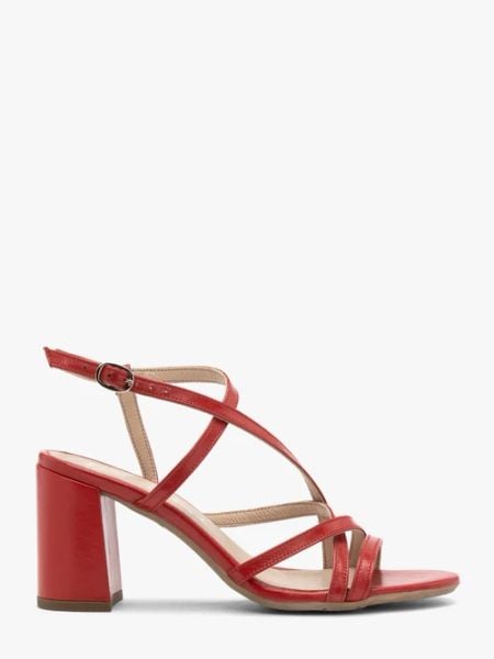 Czerwone sandały damskie na stabilnym obcasie. Czerwone sandały damskie Ryłko, bez wzorów, ze skóry, bez obcasa, na obcasie, bez zapięcia. Za 399.99 zł.