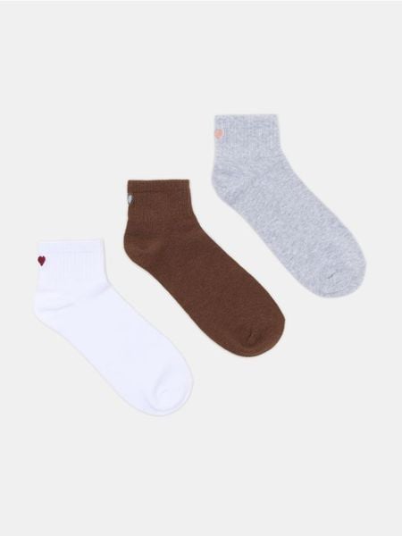 Skarpetki z bawełną 3 pack - wielobarwny. Skarpetki damskie Sinsay, bez wzorów, z bawełny. Za 12.99 zł.