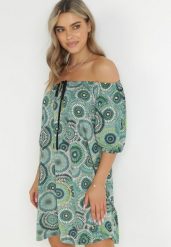 Zielona Sukienka Mini z Hiszpańskim Dekoltem i Ozdobnym Wiązaniem Yarelina. Zielone sukienki damskie Born2be, bez wzorów, z tkaniny, bez ramiączek. Za 69.99 zł.