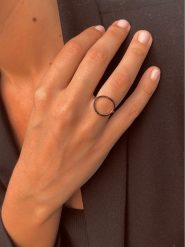 DI GIORGIO Pozłacany pierścionek z cyrkoniami rozmiar: 54. Czarne pierścionki damskie DI GIORGIO, z cyrkonią, pozłacane. Za 140.95 zł.