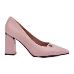 Czółenka Na Słupku Eleganckie Vinceza 62224 Różowe. Czerwone czółenka damskie bez wzorów, ze skóry, ze szpiczastym noskiem, bez obcasa, na obcasie. Za 190.94 zł.