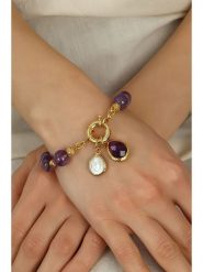 Pierres delicates Pozłacana bransoletka z ametystami i masą perłową rozmiar: onesize. Białe bransoletki damskie Pierres delicates, pozłacane. Za 87.61 zł.