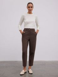 BGN Spodnie w kolorze brązowym rozmiar: 36. Brązowe spodnie materiałowe damskie BGN, bez wzorów, z materiału. Za 130.81 zł.