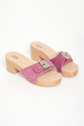 Klapki damskie na obcasie SCHOLL. Klapki damskie Scholl, bez wzorów, bez obcasa, na obcasie, bez zapięcia. Za 689.00 zł.