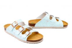 DR. BRINKMANN 700874-57 turkis, klapki damskie. Zielone klapki damskie Dr. Brinkmann, bez wzorów, bez obcasa, bez zapięcia. Za 174.90 zł.