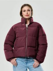 Kurtka puffer z ociepleniem - czerwony. Czerwone kurtki damskie Sinsay, l, bez wzorów, bez kaptura. Za 89.99 zł.