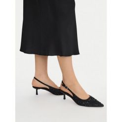 Czółenka Steve Madden. Czarne czółenka damskie Steve Madden, bez wzorów, bez obcasa. Za 387.99 zł.