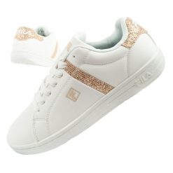 Buty trampki sportowe sneakersy Fila Crosscourt 2. Białe trampki damskie Fila, bez wzorów, z materiału, bez zapięcia. Za 126.00 zł.