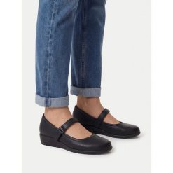 Baleriny Go Soft. Czarne balerinki damskie GO SOFT, bez wzorów. Za 139.99 zł.