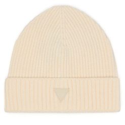 Czapka Guess. Białe czapki damskie Guess, na zimę, z aplikacjami. Za 154.99 zł.