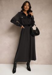 Czarna Satynowa Sukienka w Stylu Szmizjerki z Imitacjami Kieszeni i Paskiem Vaminay. Czarne sukienki damskie Renee, bez wzorów, z satyny, eleganckie, bez ramiączek. W wyprzedaży za 111.99 zł.