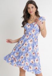 Niebieska Sukienka Bawełniana w Kwiaty Aimya. Niebieskie sukienki damskie Born2be, bez wzorów, z bawełny, bez ramiączek. Za 79.99 zł.
