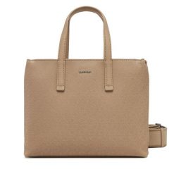 Torebka Calvin Klein. Brązowe torebki klasyczne damskie Calvin Klein, bez dodatków. Za 329.99 zł.
