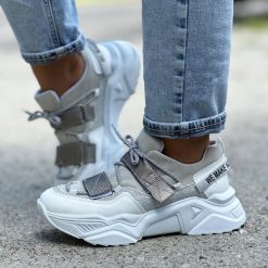 Srebrne sneakersy damskie Navy Dot 56004. Białe obuwie sportowe damskie Navy dot, ze skóry, bez zapięcia. Za 99.00 zł.