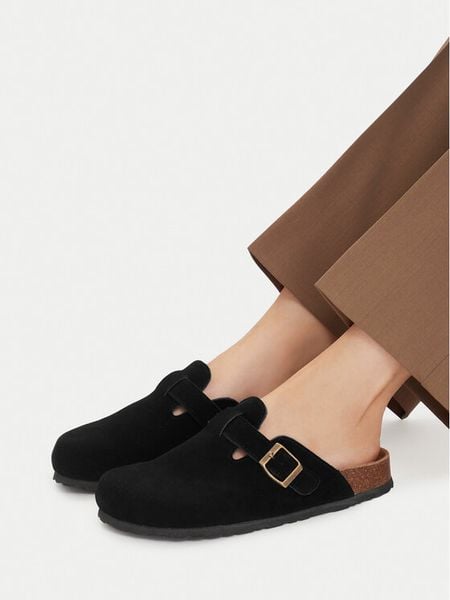 Lasocki Klapki CEO-GBSUM22-3021 Czarny. Czarne klapki damskie Lasocki, bez wzorów, ze skóry, bez obcasa, bez zapięcia. Za 149.99 zł.