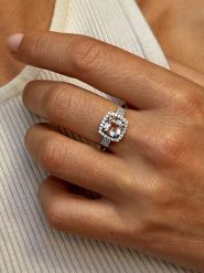 Les Petites Précieuses Pozłacany pierścionek z kamieniami szlachetnymi rozmiar: 56. Różowe pierścionki damskie Les Petites Précieuses, z cyrkonią, pozłacane. Za 376.85 zł.